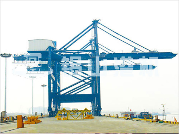 港口式起重机